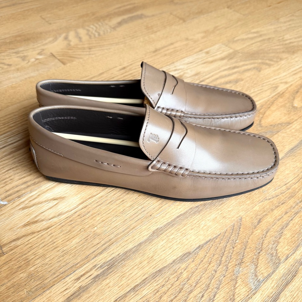 Tod’s - new Men's Light Brown (Camel) Loafers.